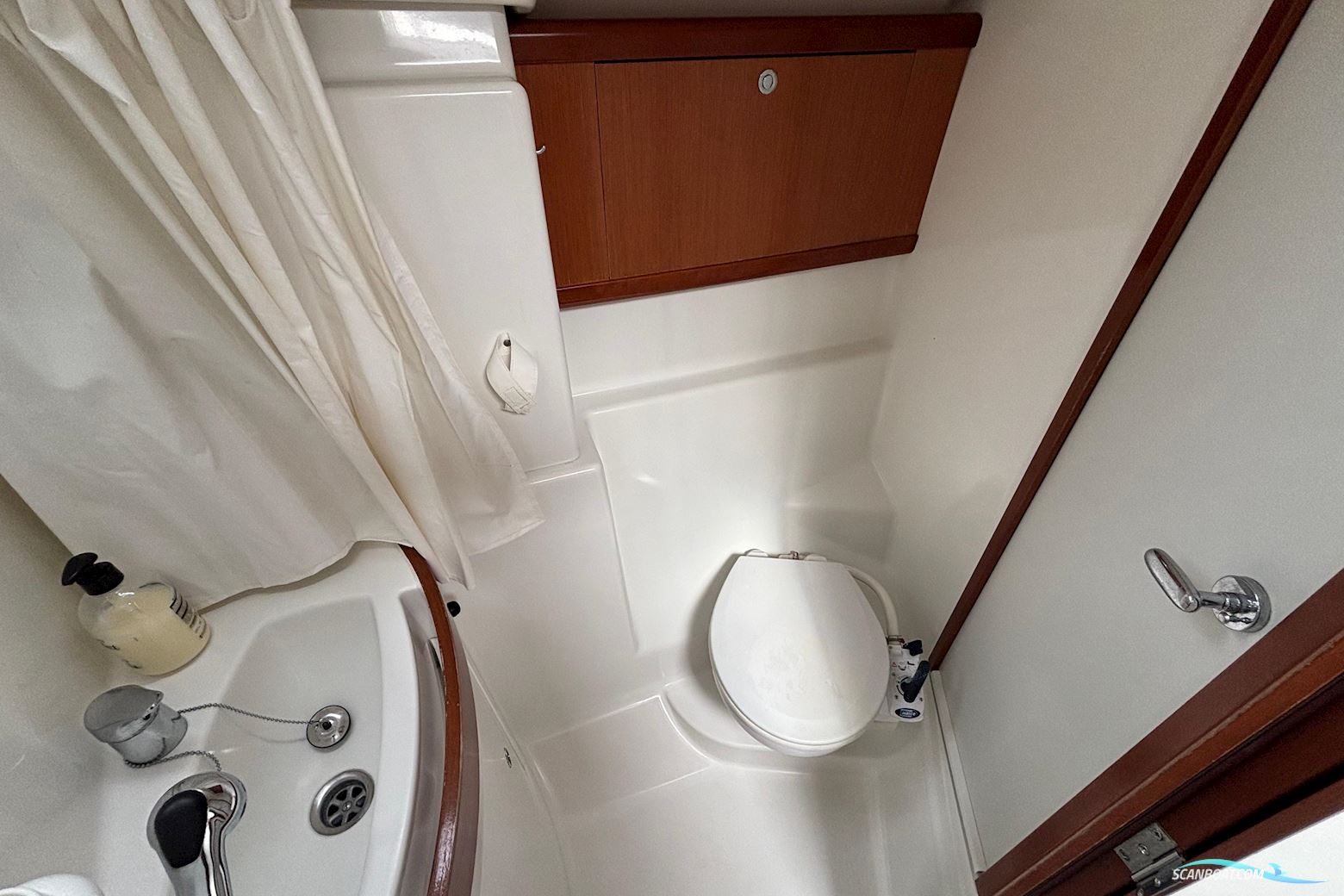 Beneteau Oceanis 43