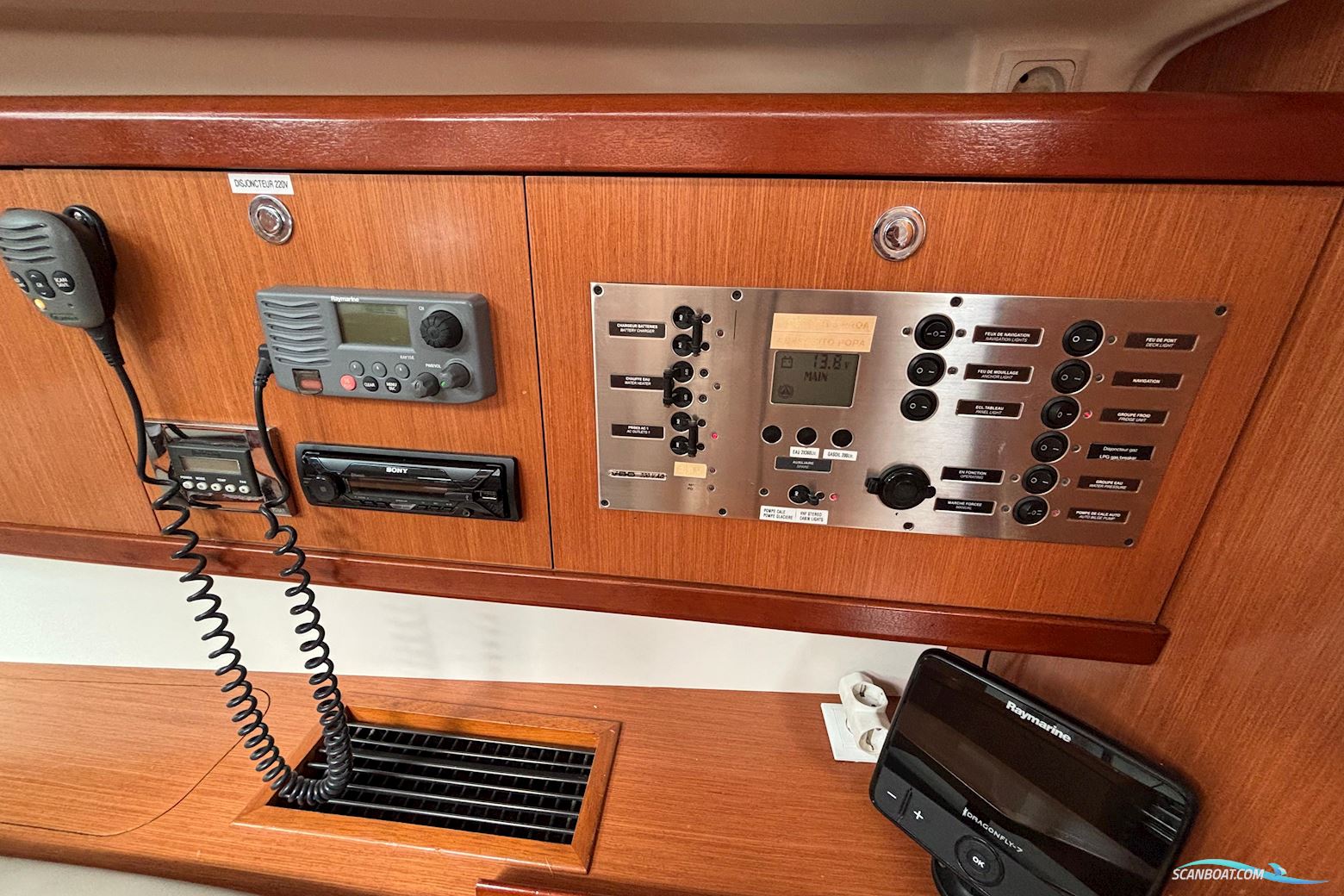 Beneteau Oceanis 43