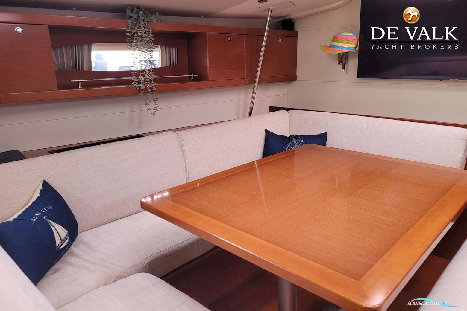 Beneteau Oceanis 54
