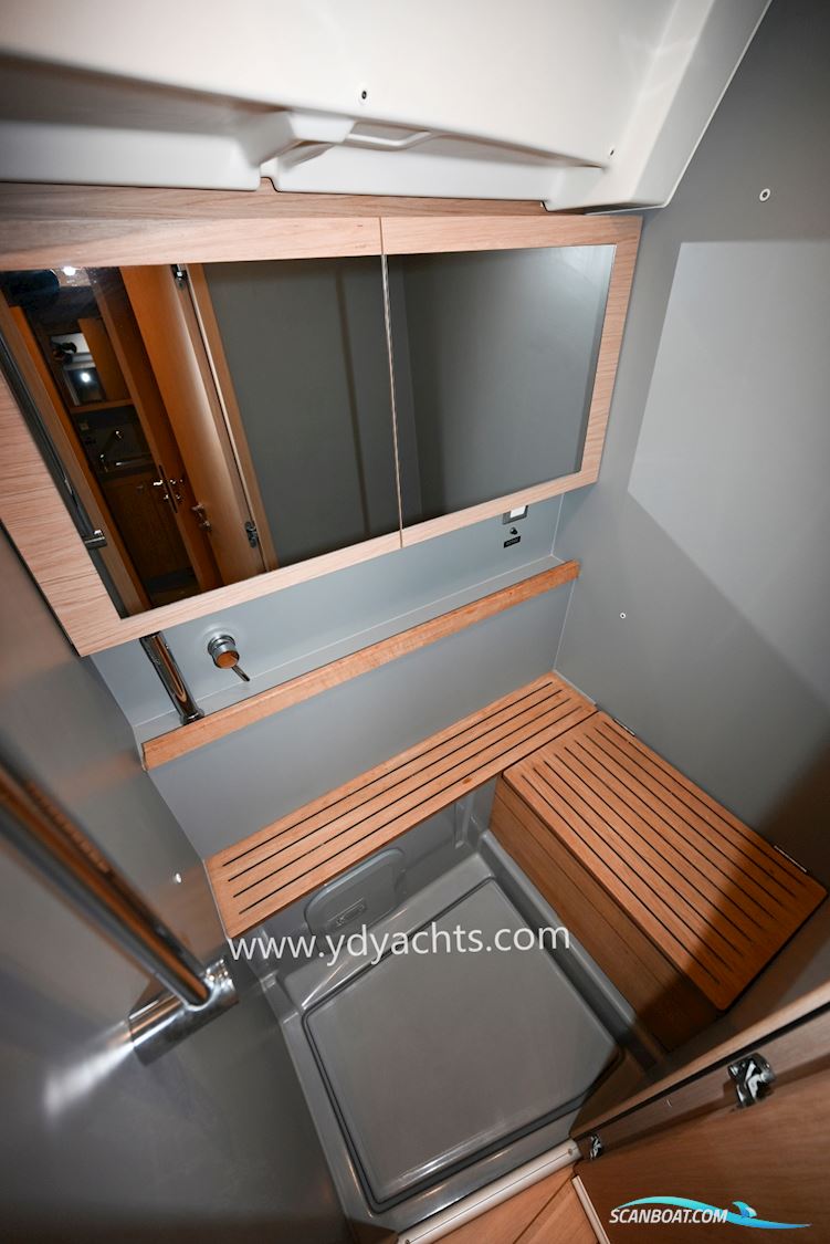 Beneteau Oceanis 55.1 Owner's Version