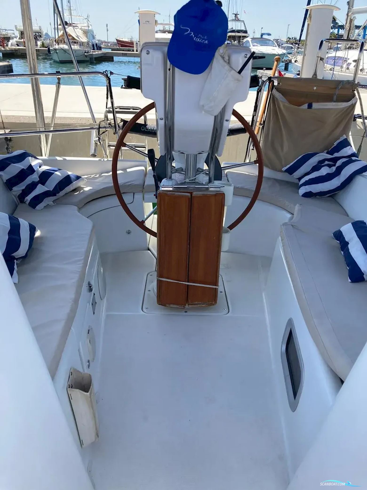 Beneteau Oceanis Clipper 323