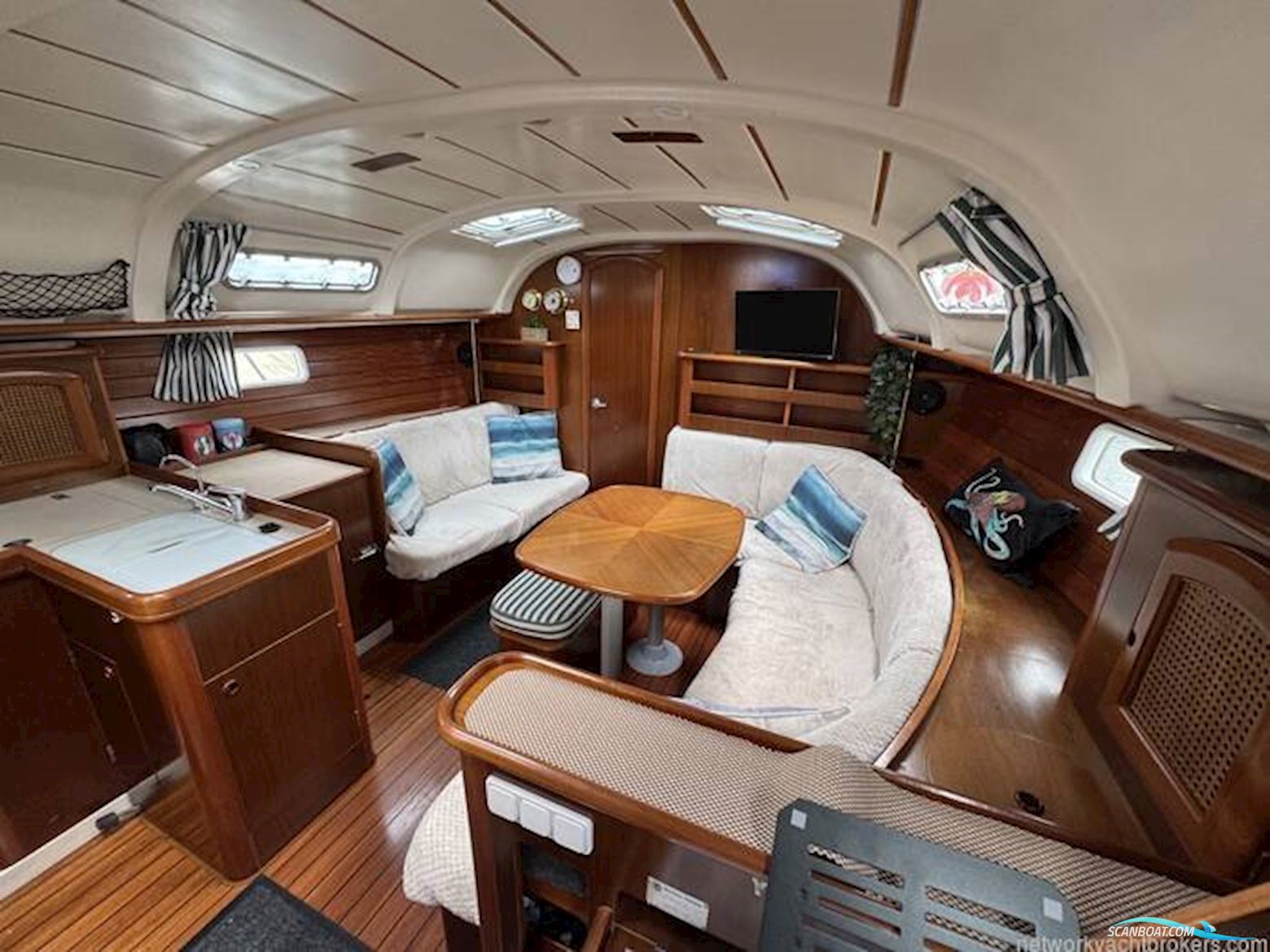 Beneteau Oceanis Clipper 381