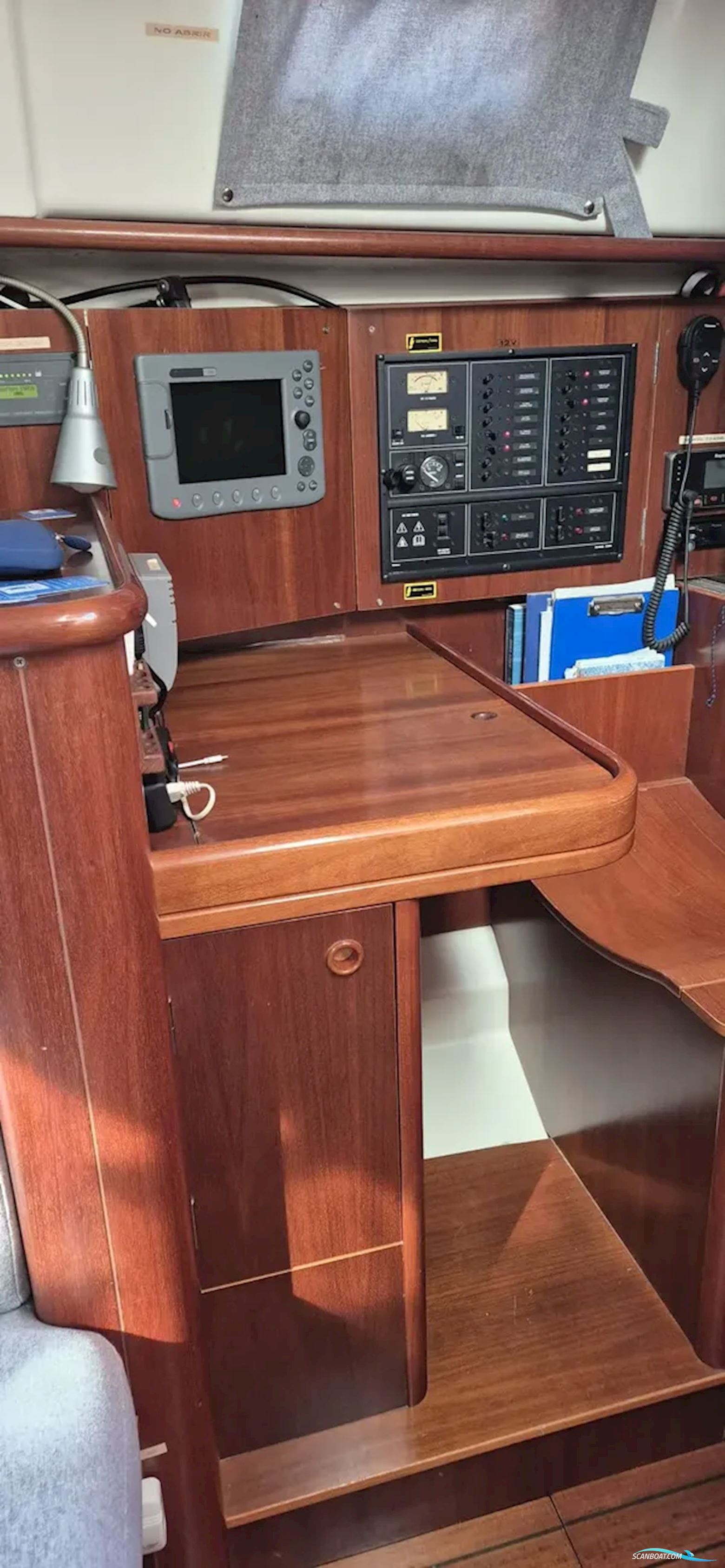 Beneteau Oceanis Clipper 411