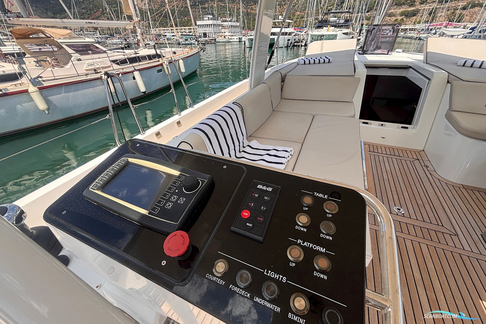 Beneteau Oceanis Yacht 54