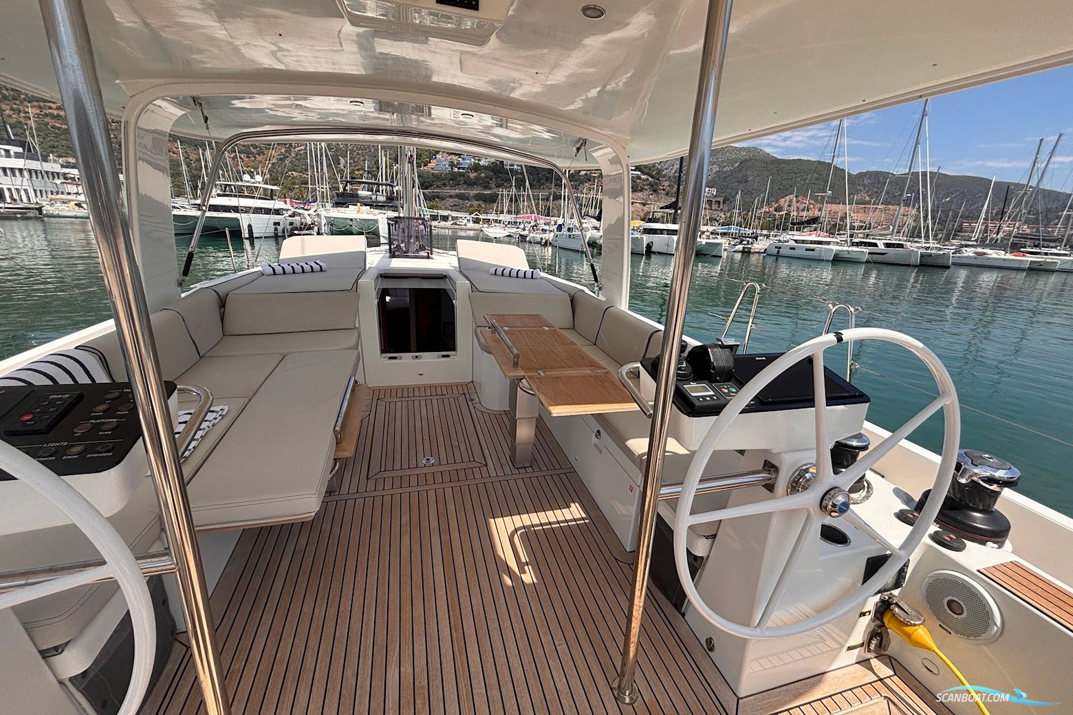 Beneteau Oceanis Yacht 54
