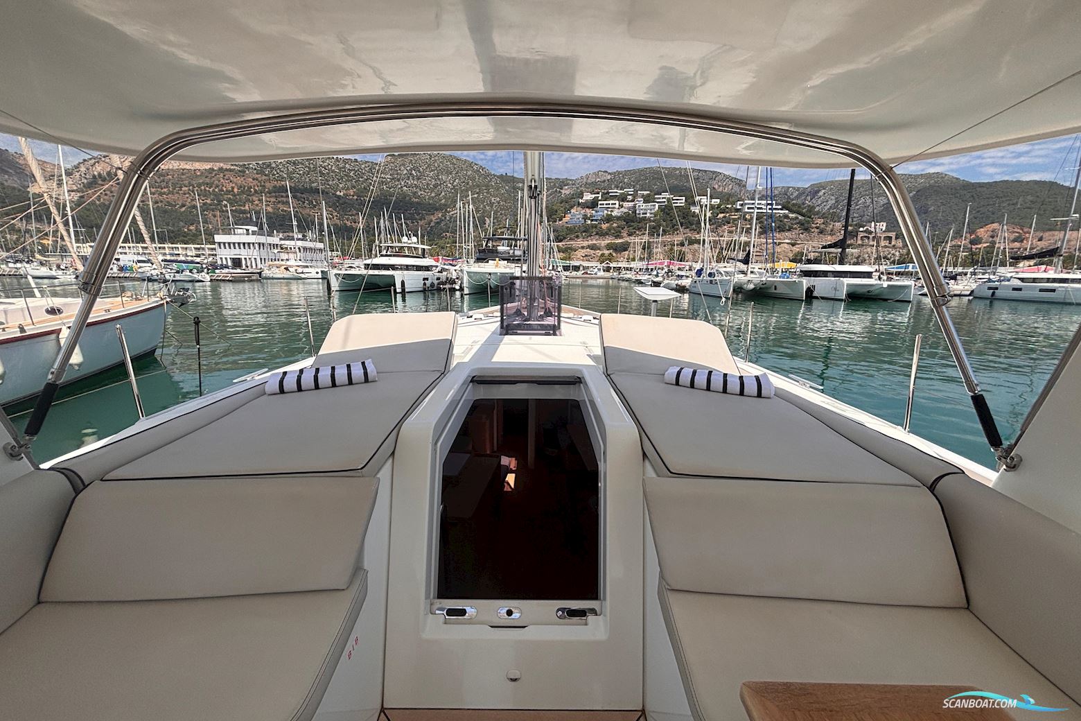 Beneteau Oceanis Yacht 54