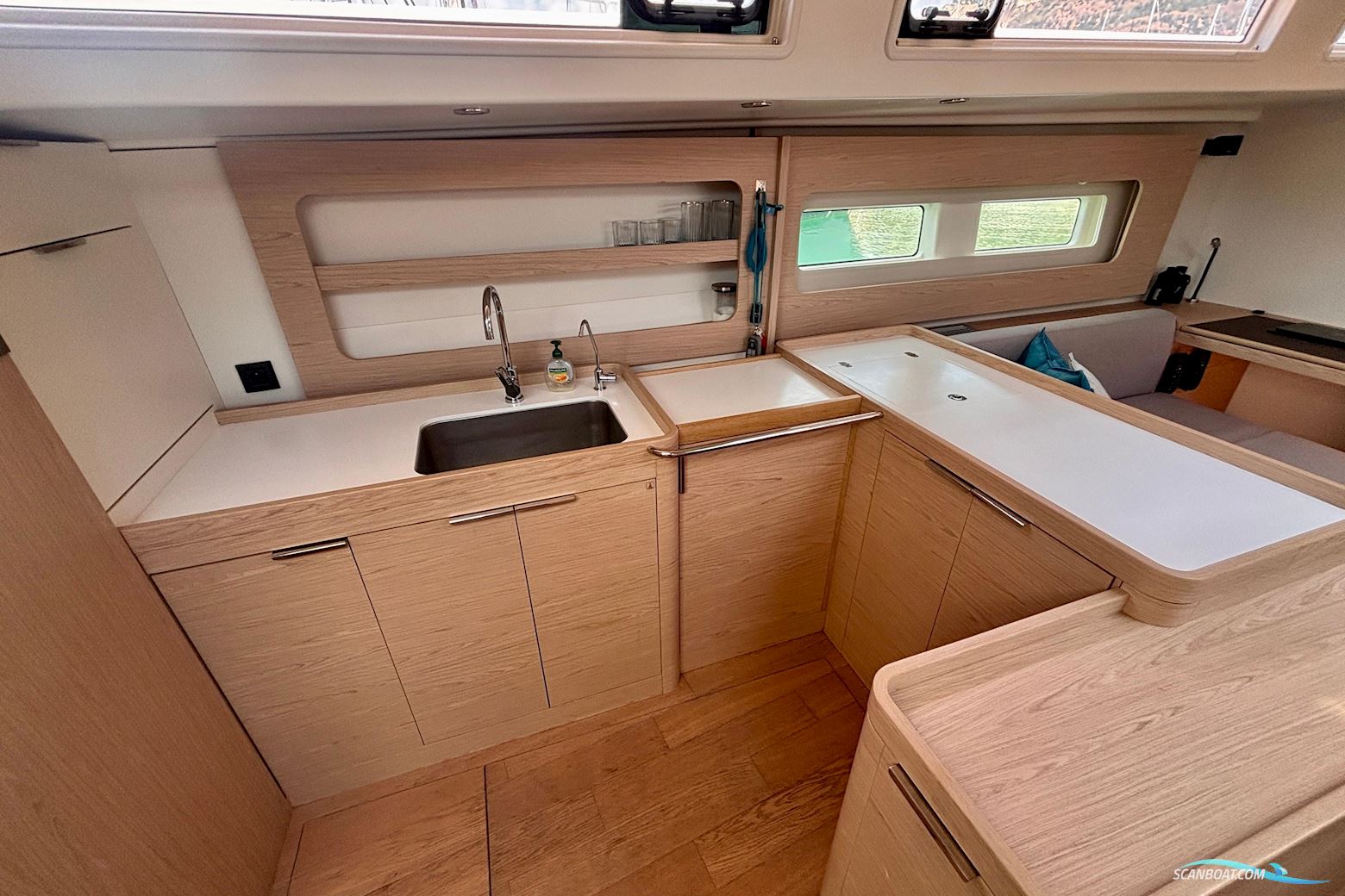 Beneteau Oceanis Yacht 54