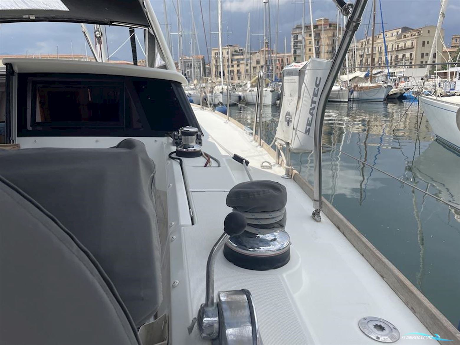 Beneteau Sense 43
