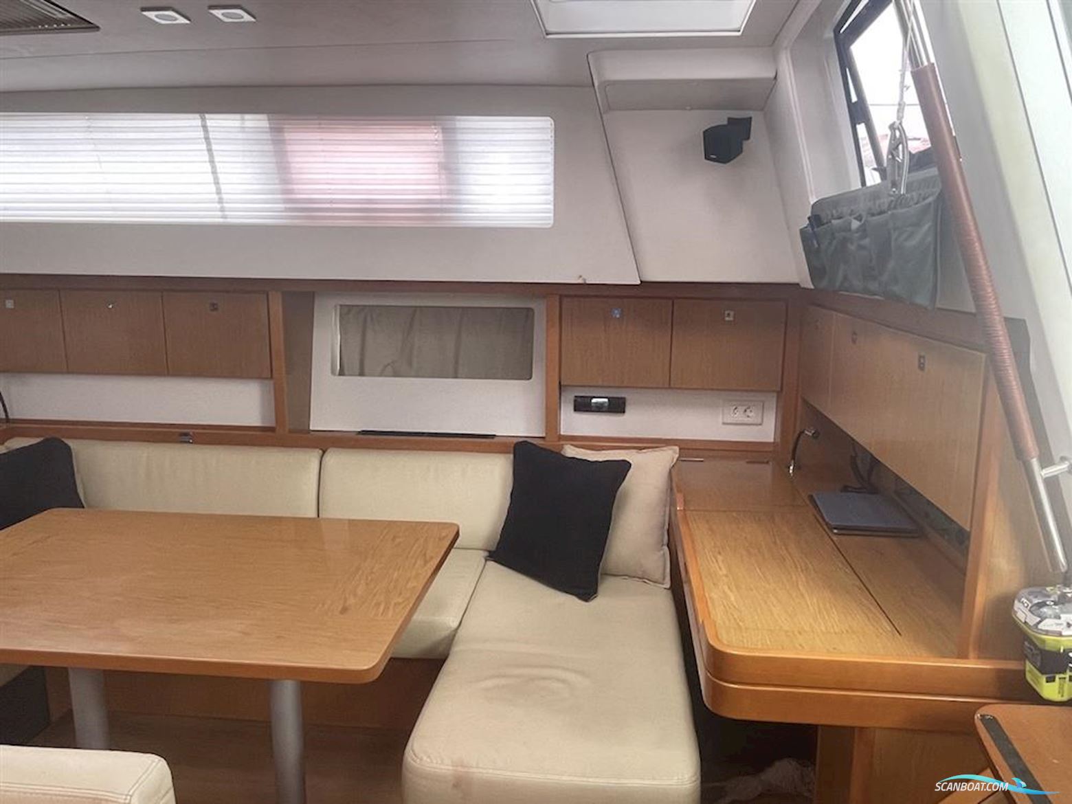 Beneteau Sense 43
