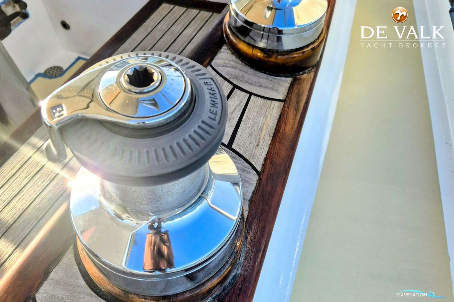 Brown Bluewater 49