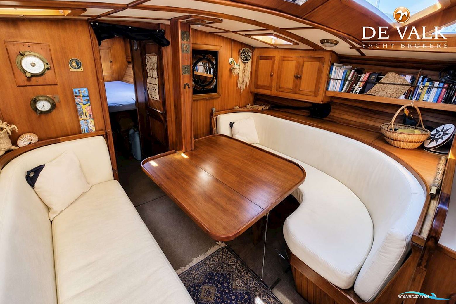 Brown Bluewater 49