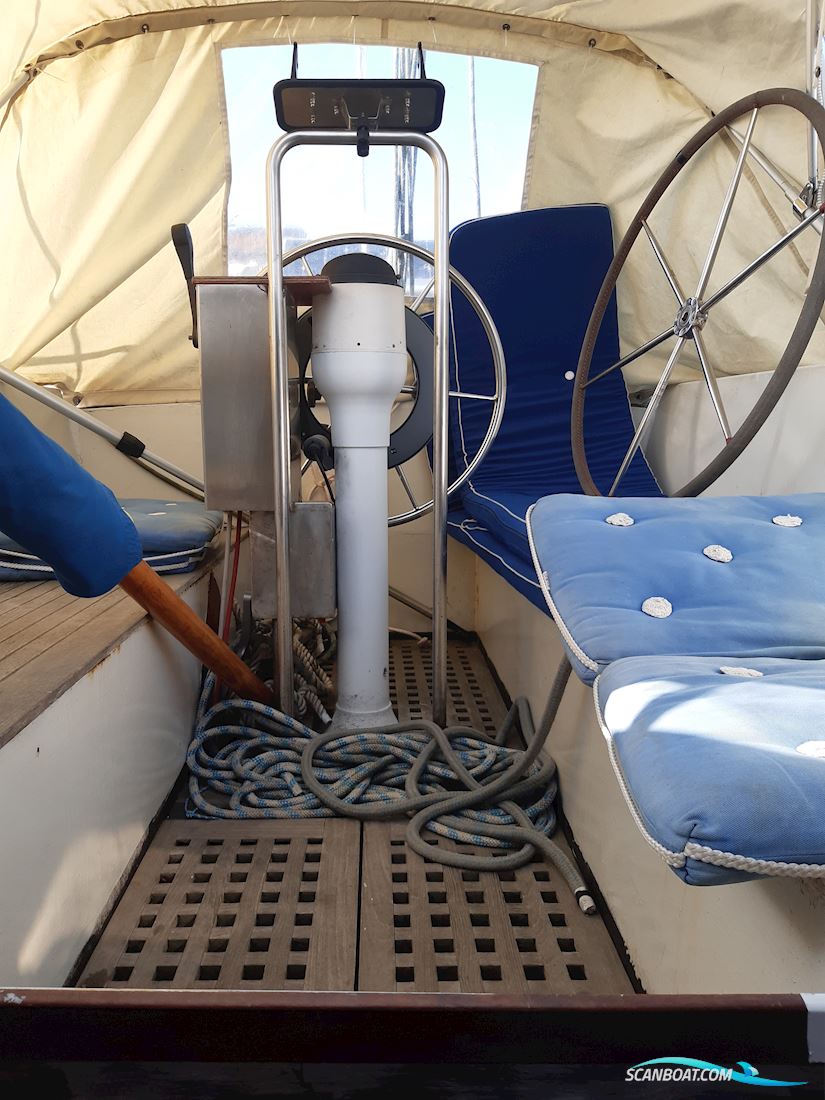 Bruce Roberts Offshore 44