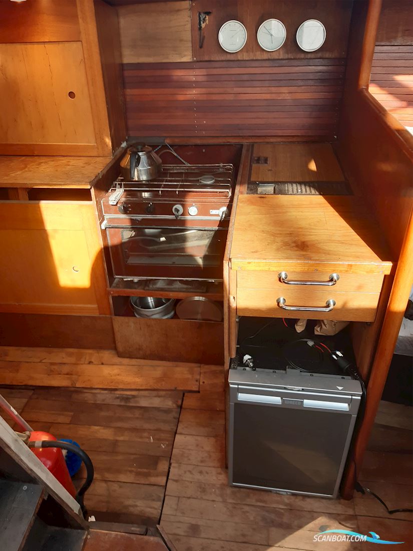 Bruce Roberts Offshore 44