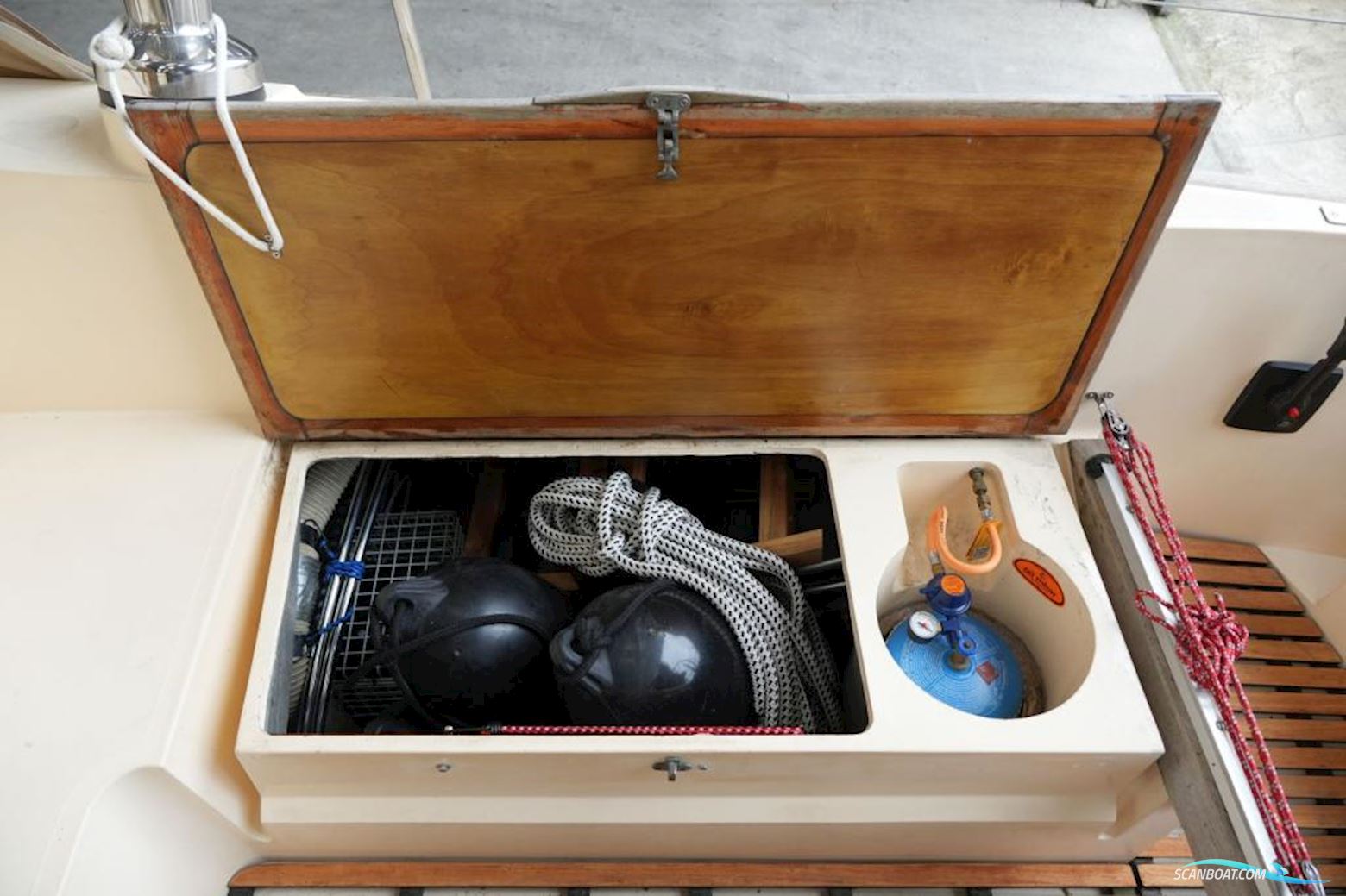 Camper & Nicholsons 35