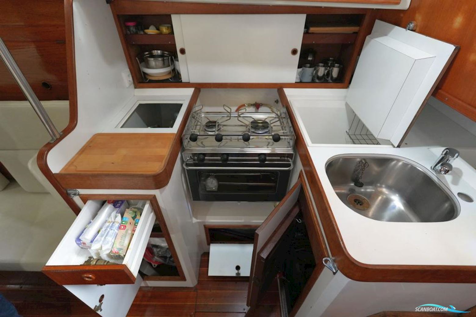 Camper & Nicholsons 35