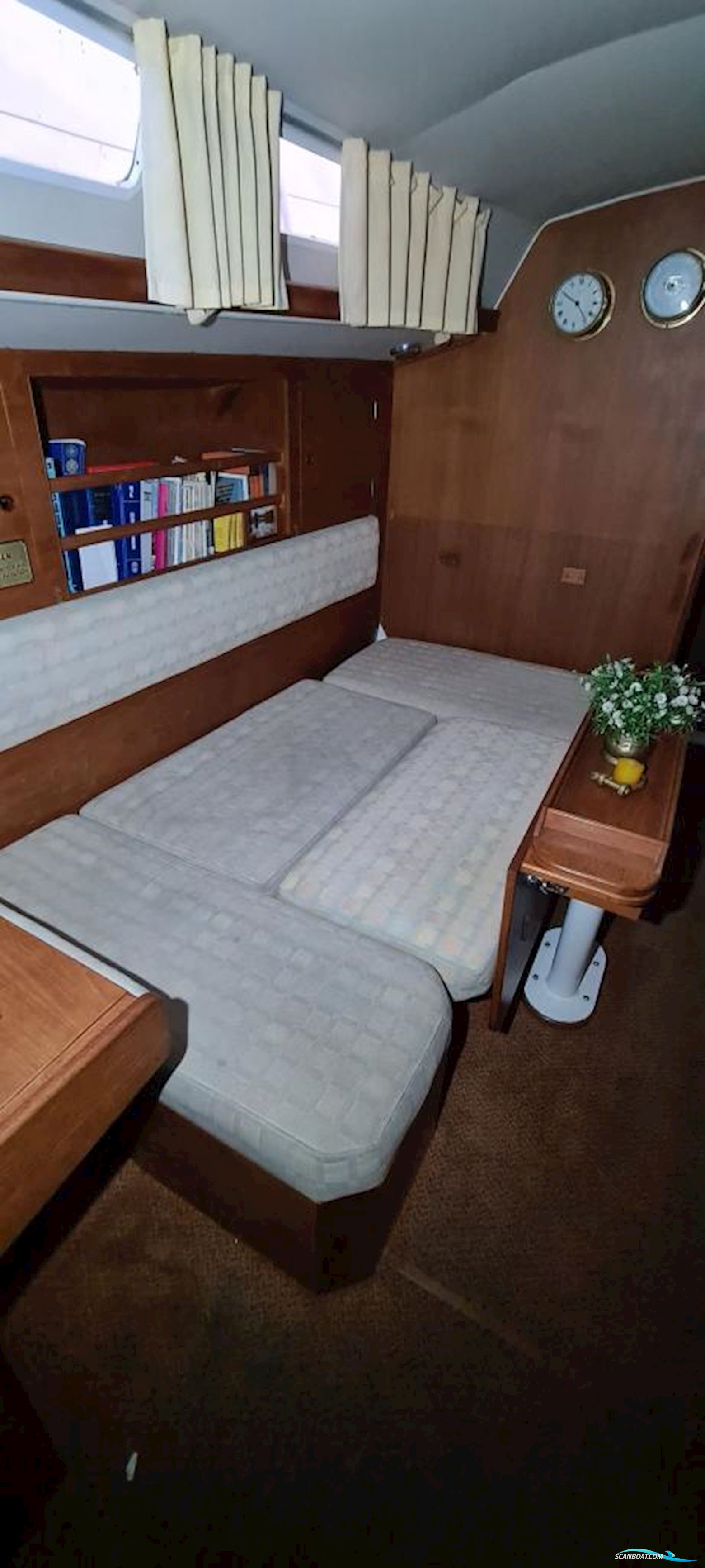 Camper & Nicholsons 35