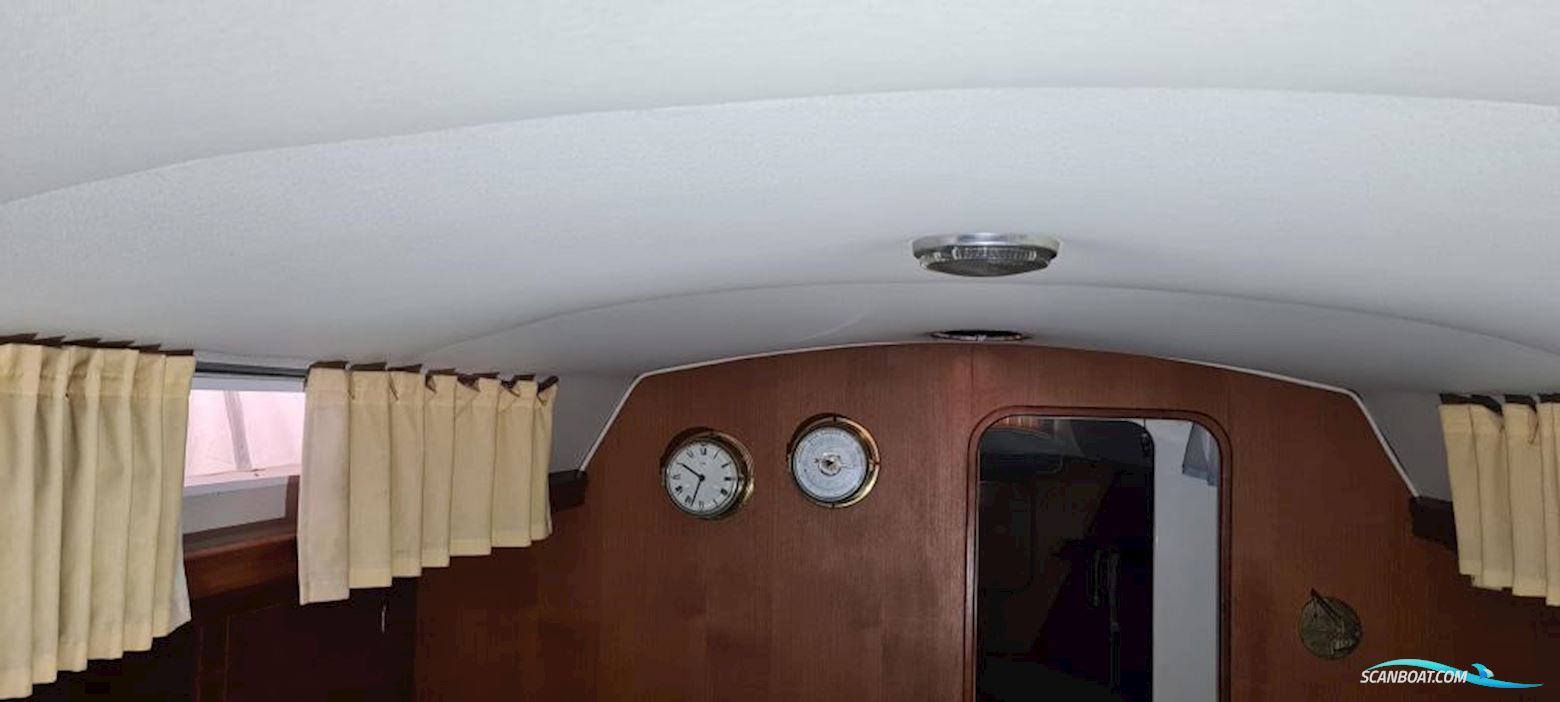 Camper & Nicholsons 35