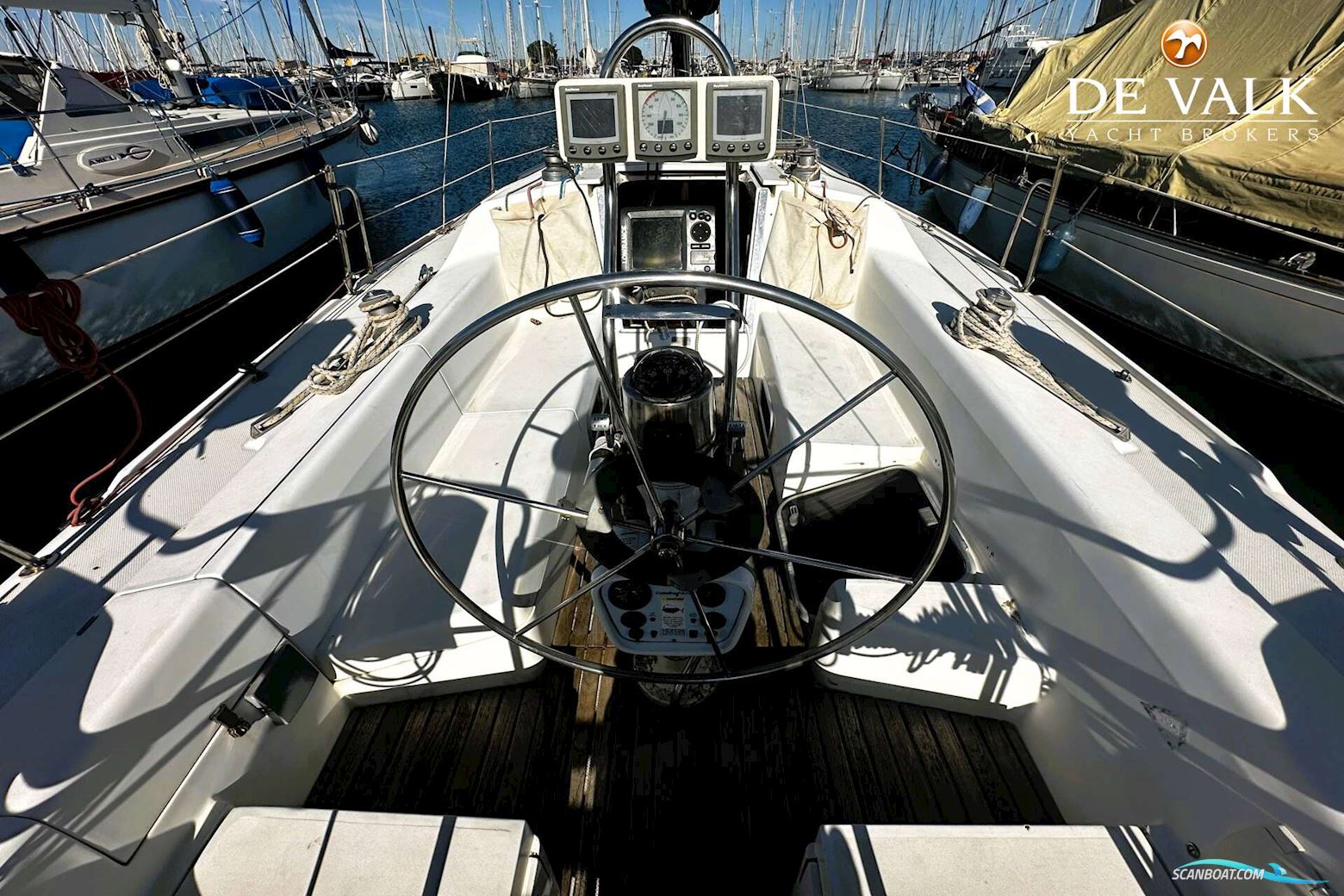 Catalina 320