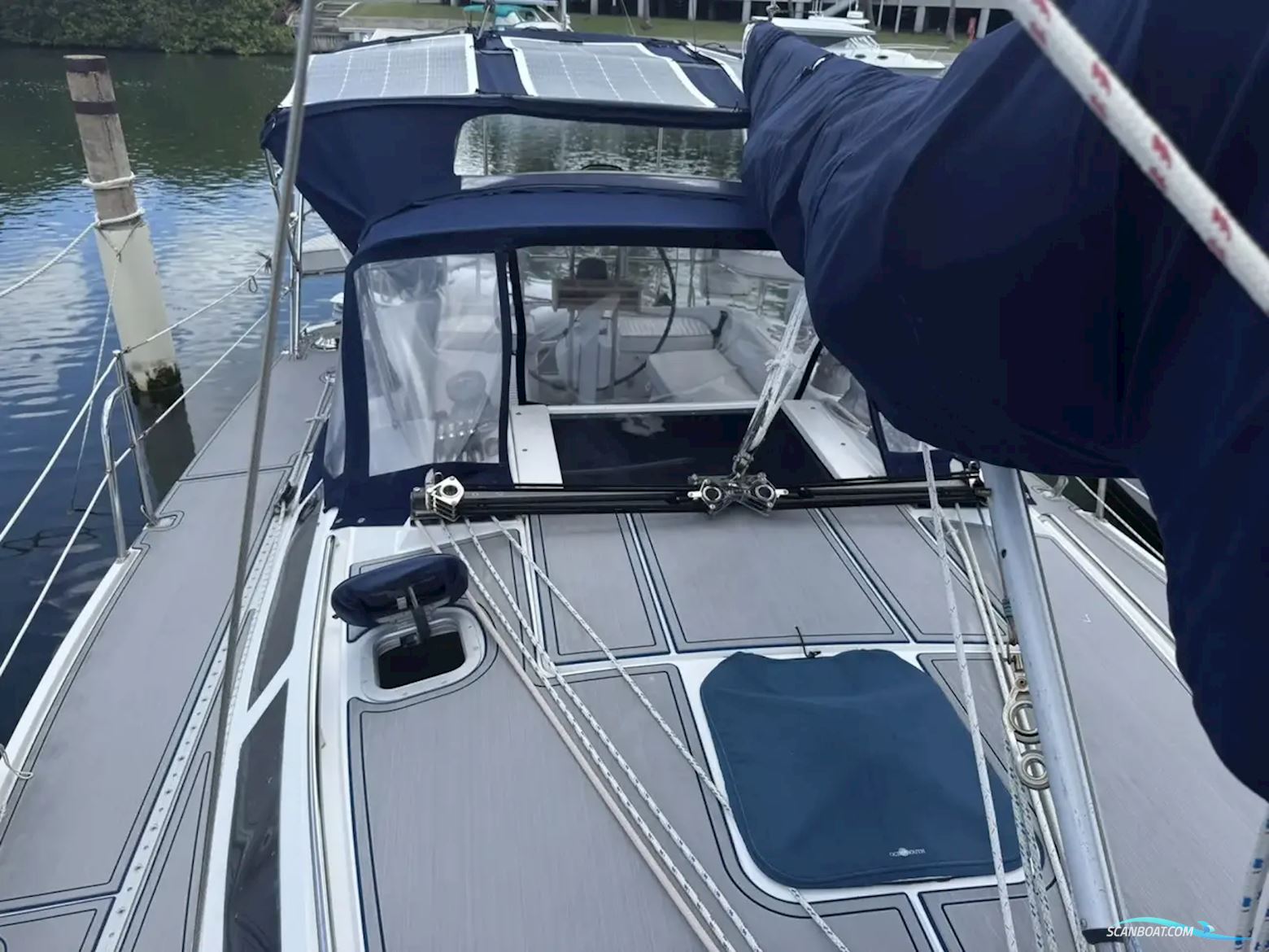 Catalina 320