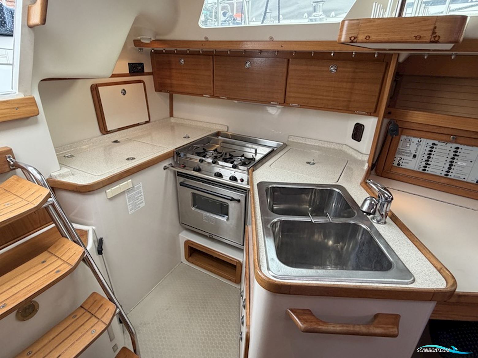 Catalina 320
