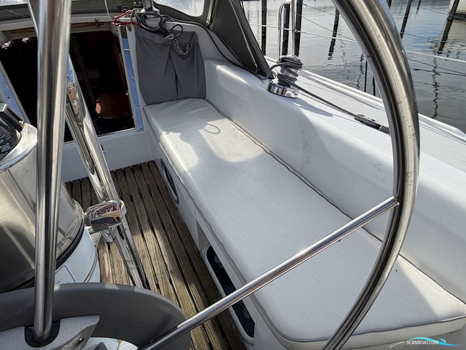 Catalina 320