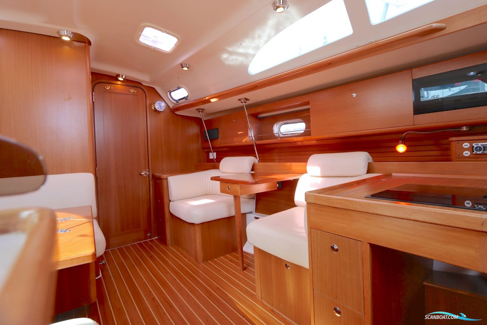 Catalina 445