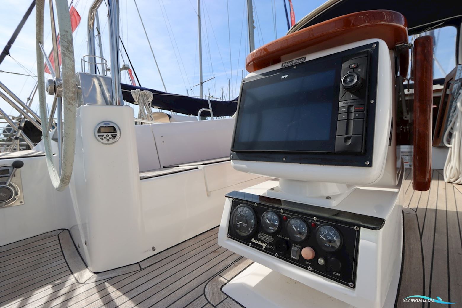 Catalina 445