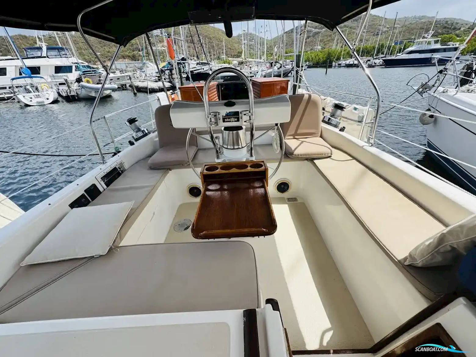 Catalina Out Island Classic 41