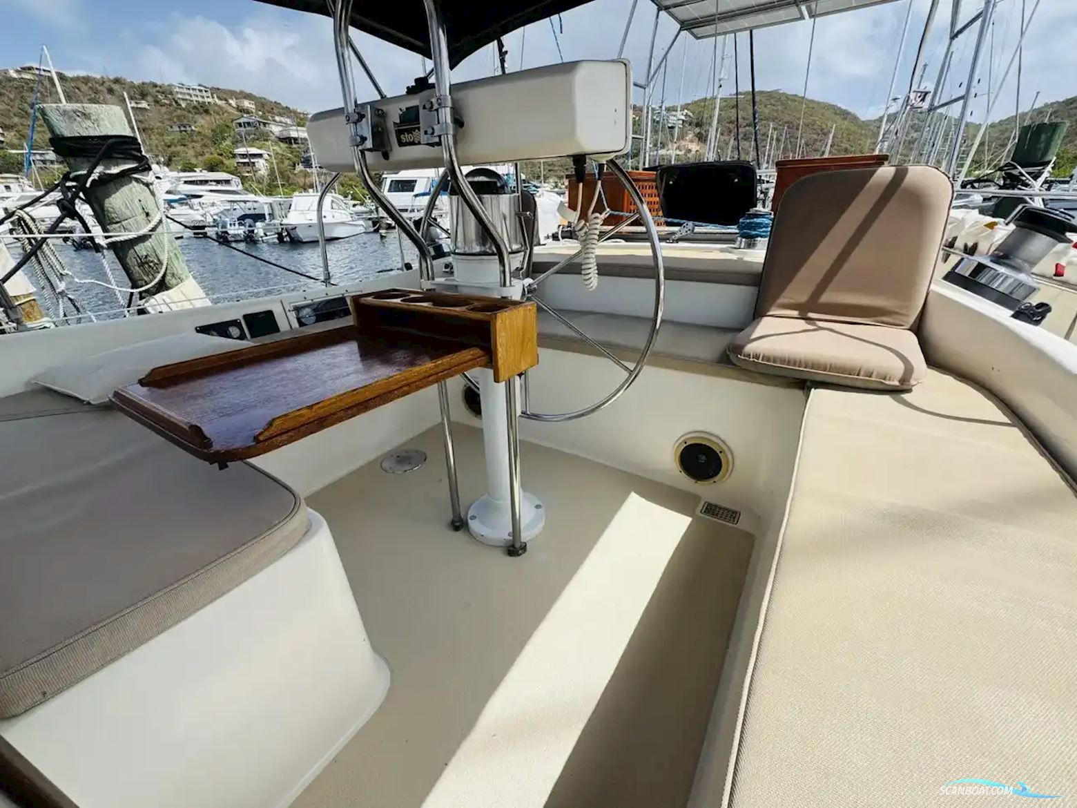 Catalina Out Island Classic 41