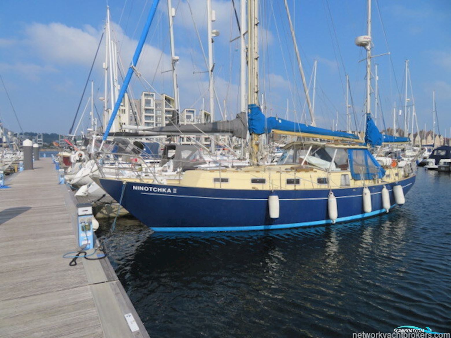 Classic Yacht Great Dane 37