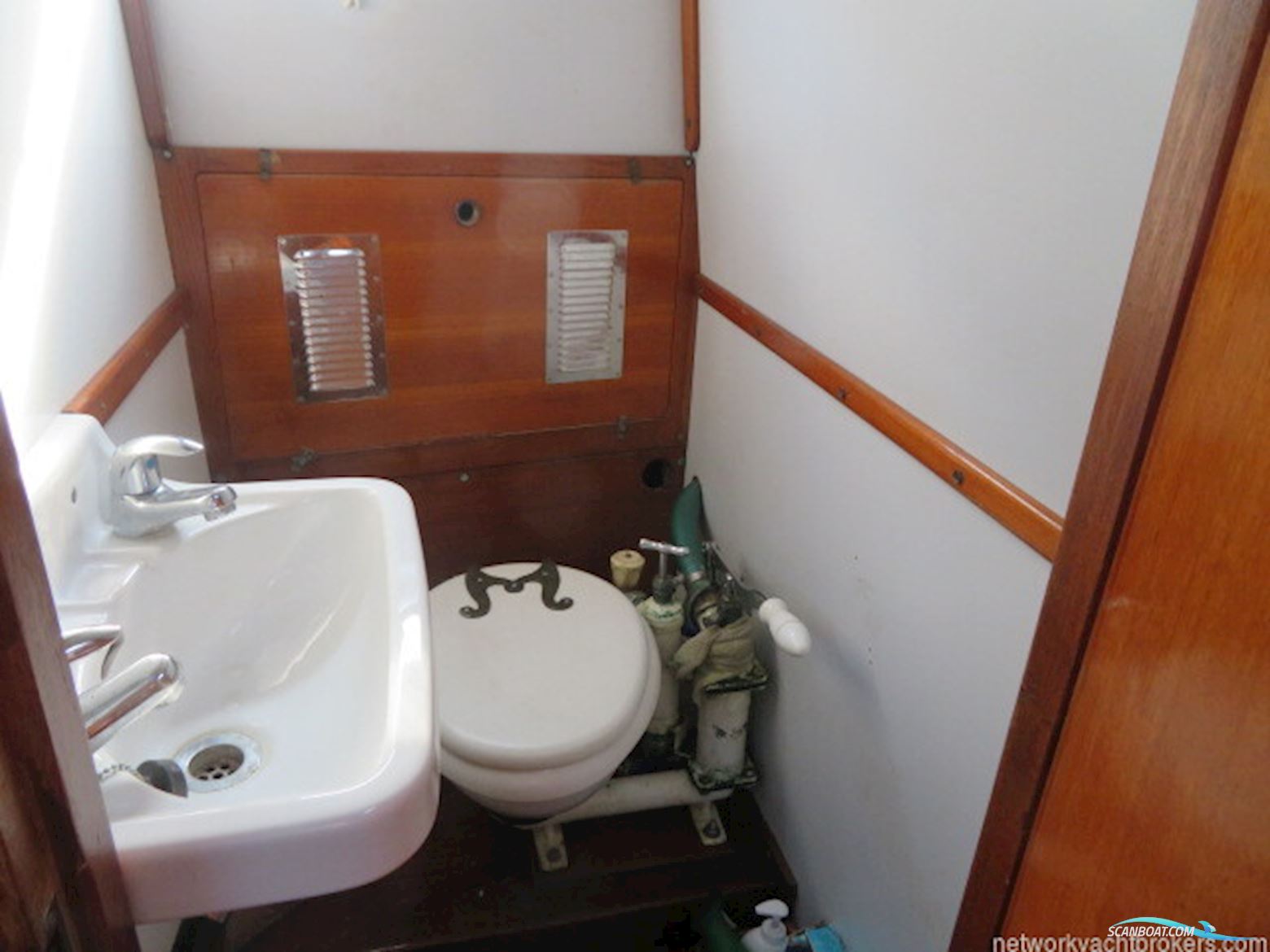 Classic Yacht Great Dane 37