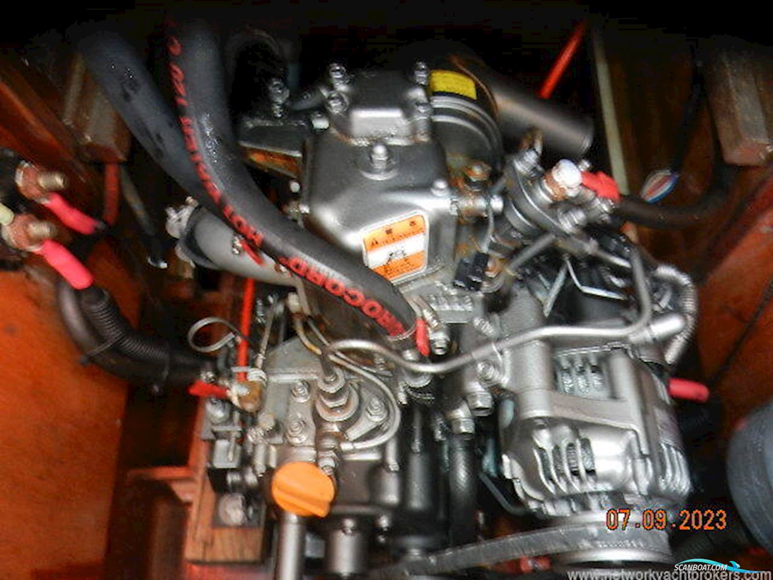 Classic Yacht Mullins Monarch 23