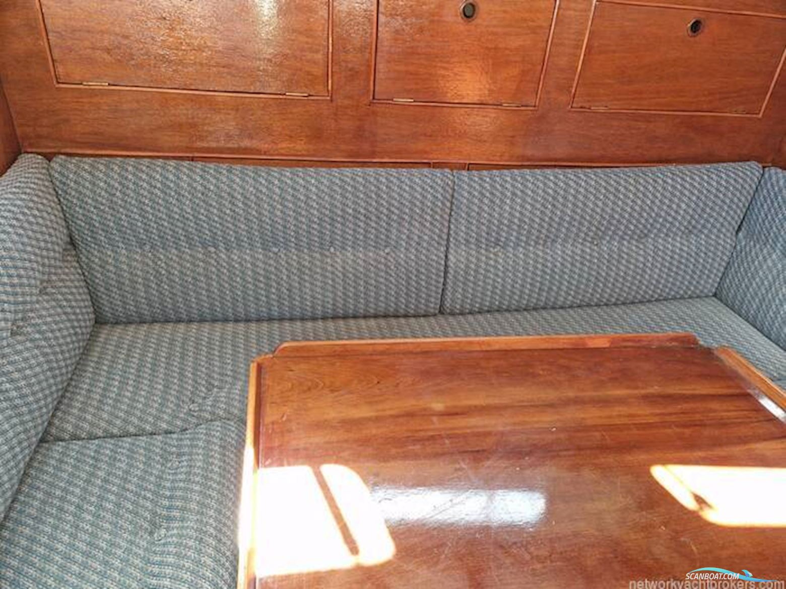 Classic Yacht Robertson 35