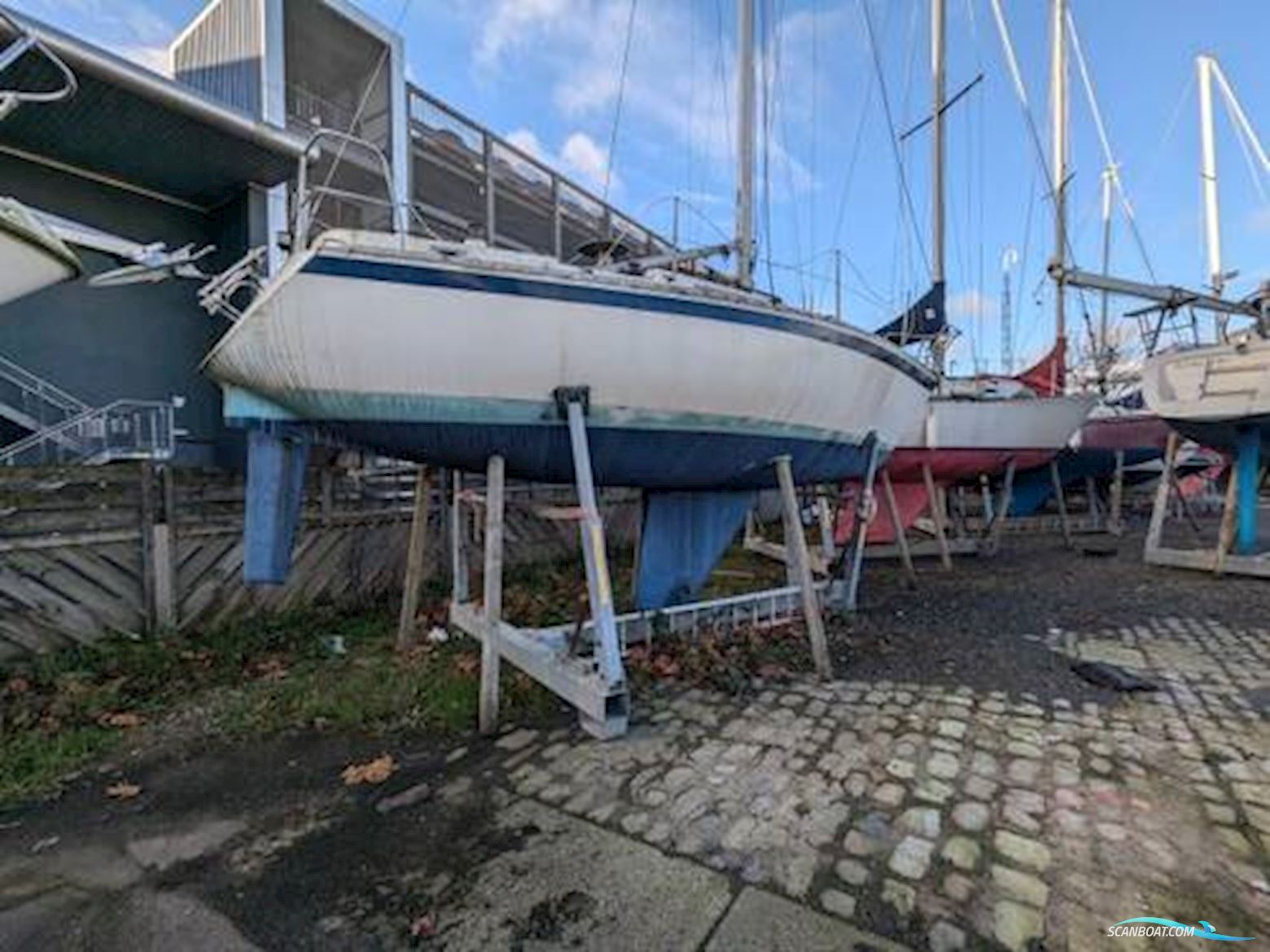 Colvic UFO 27