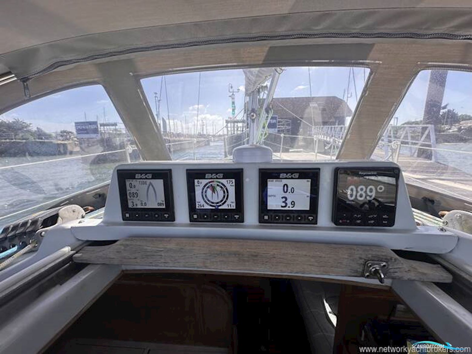 Contessa 32