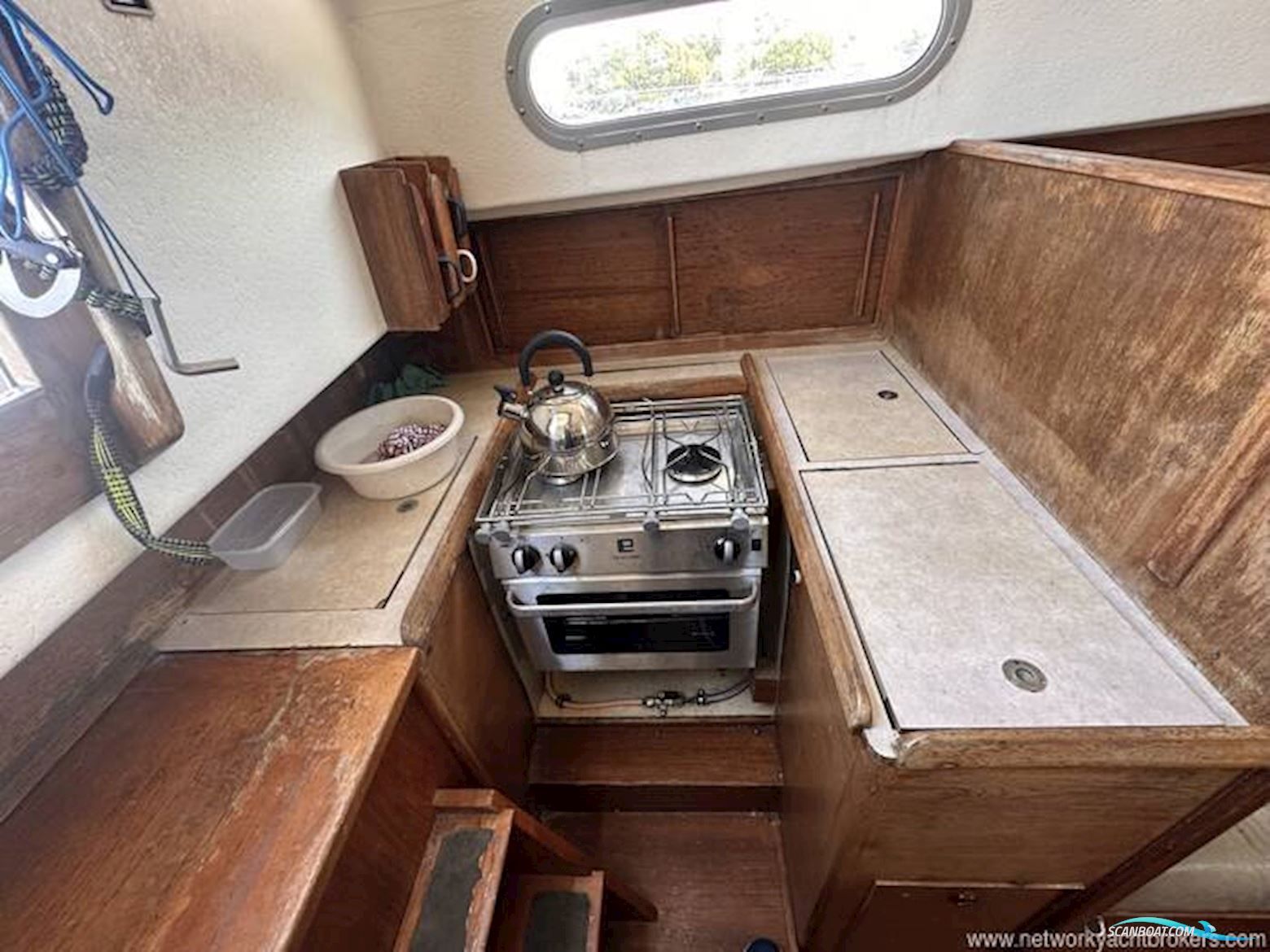 Contessa 32