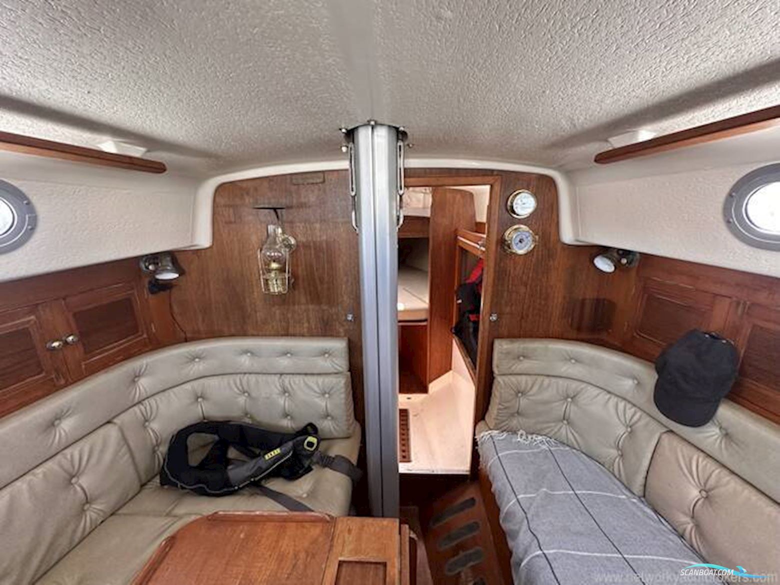 Contessa 32