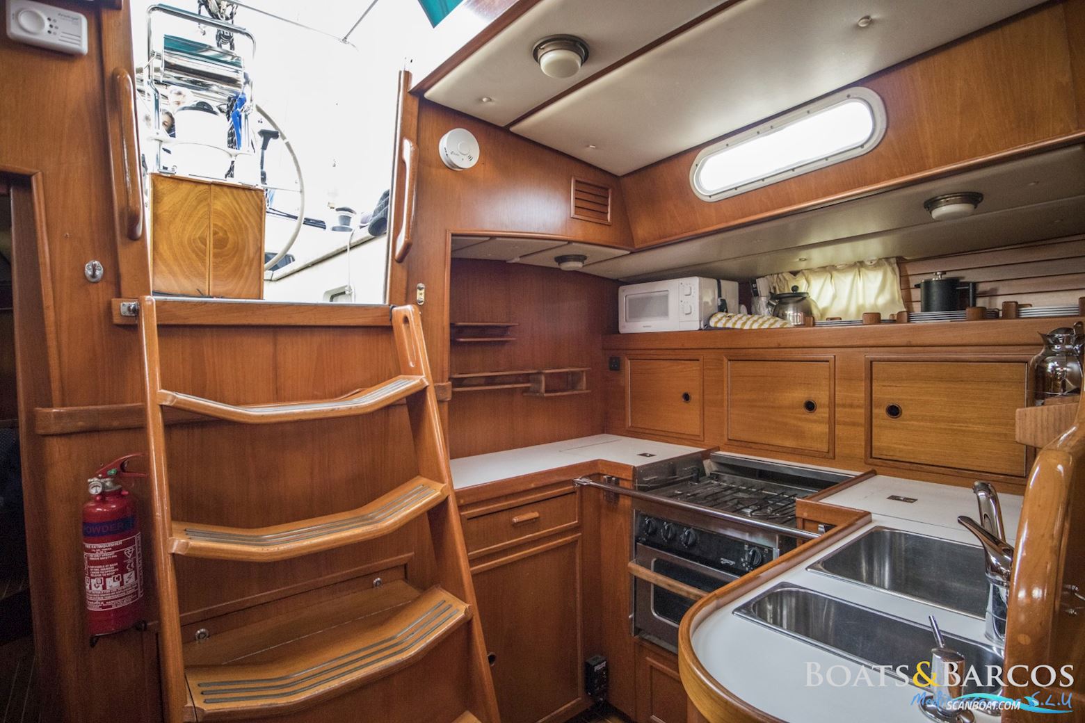 Contest Yachts 43