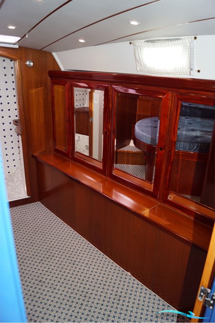 Custom Build 50 Feet Decksalon Yacht