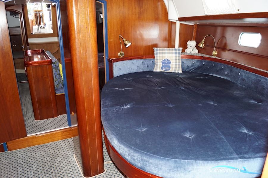 Custom Build 50 Feet Decksalon Yacht