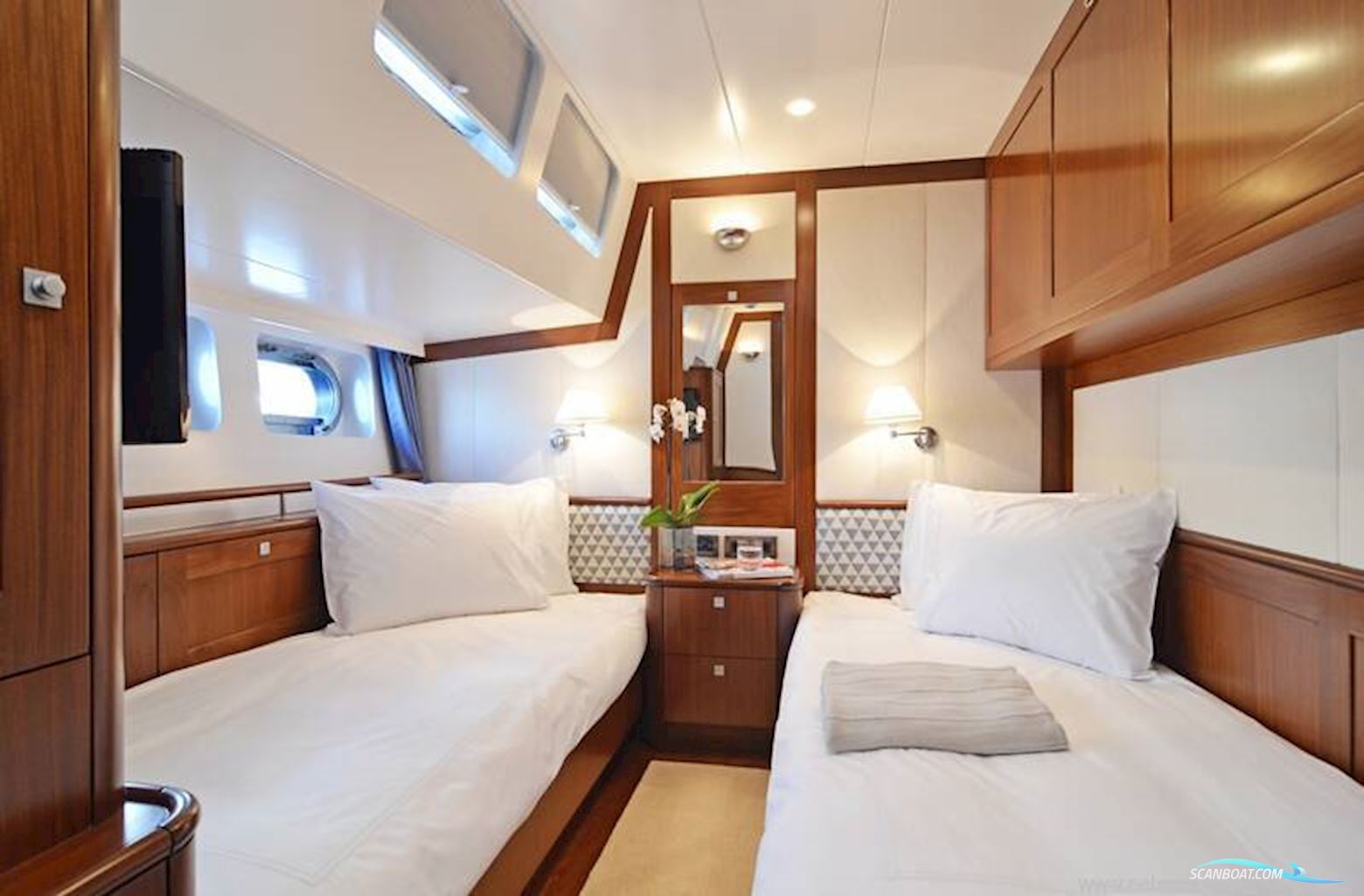 Custom Built Aganlar Yachts