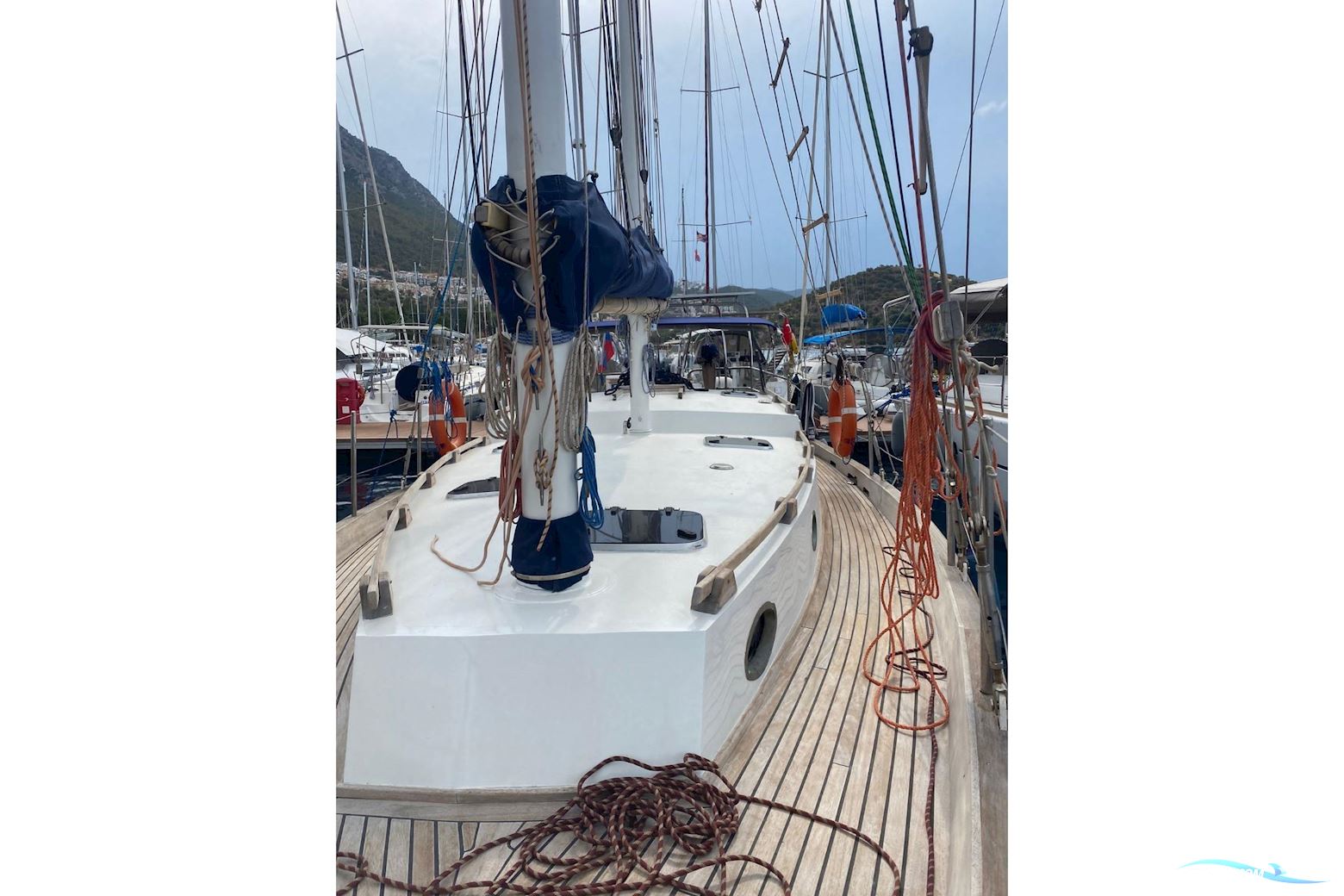 Custom Built Hout bay 40