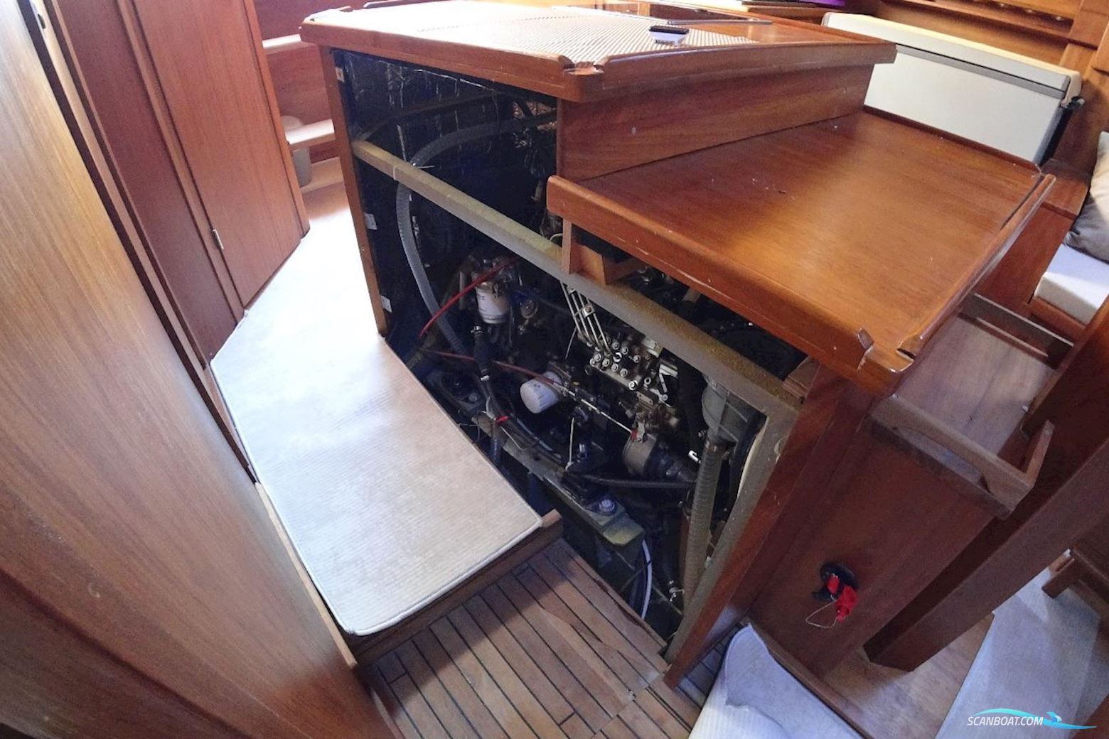 Custom Built Hout bay 40