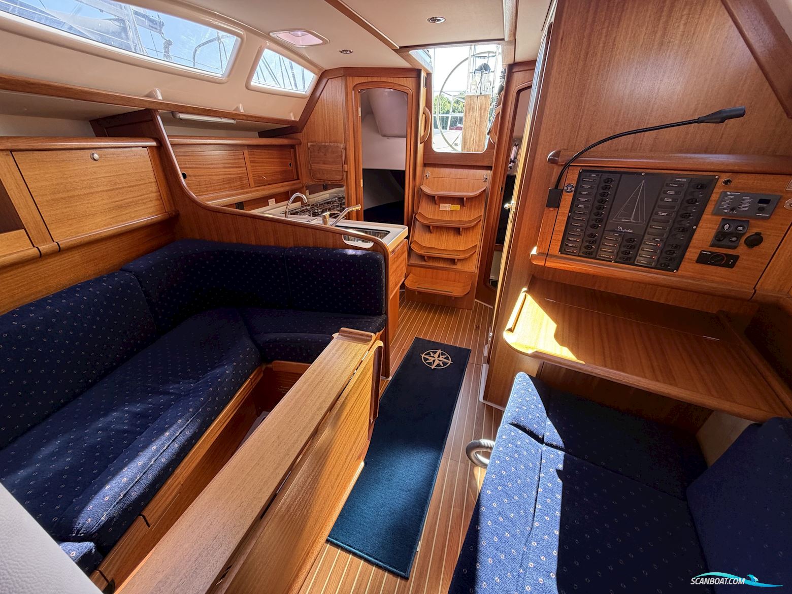 Delphia Delphia 37