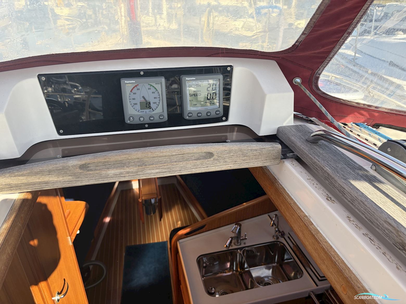Delphia Delphia 37