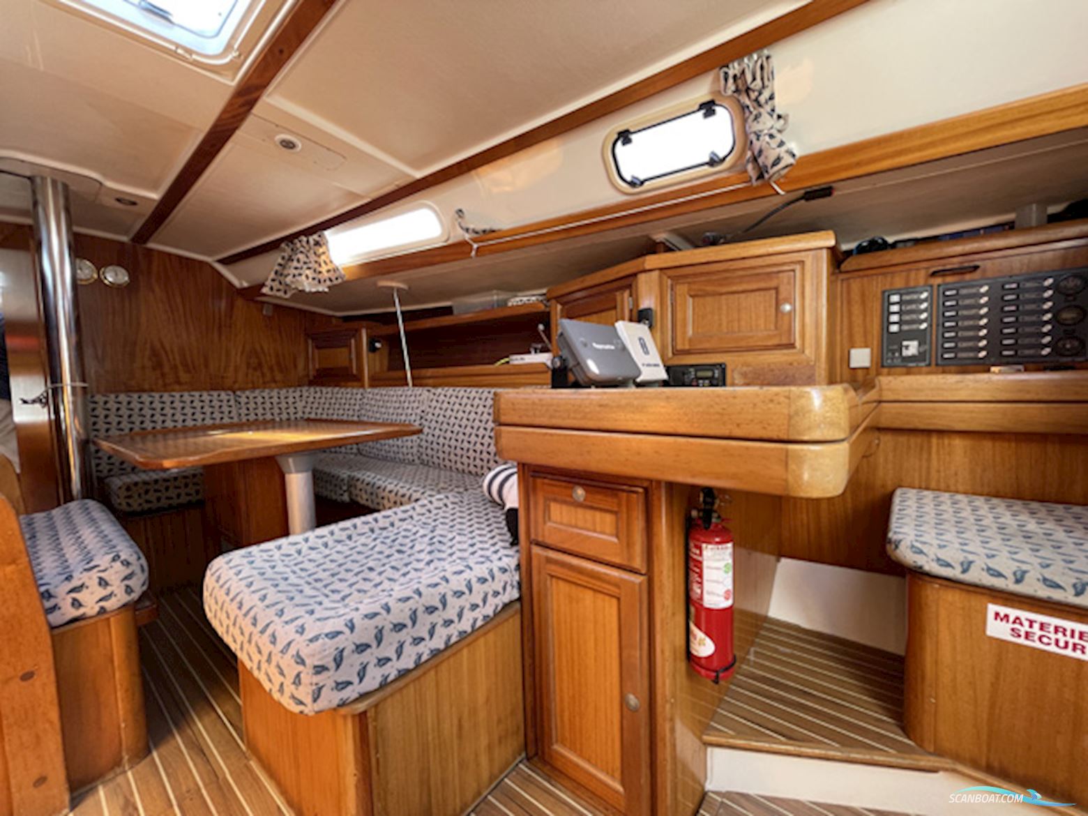 Dufour 38 Classic
