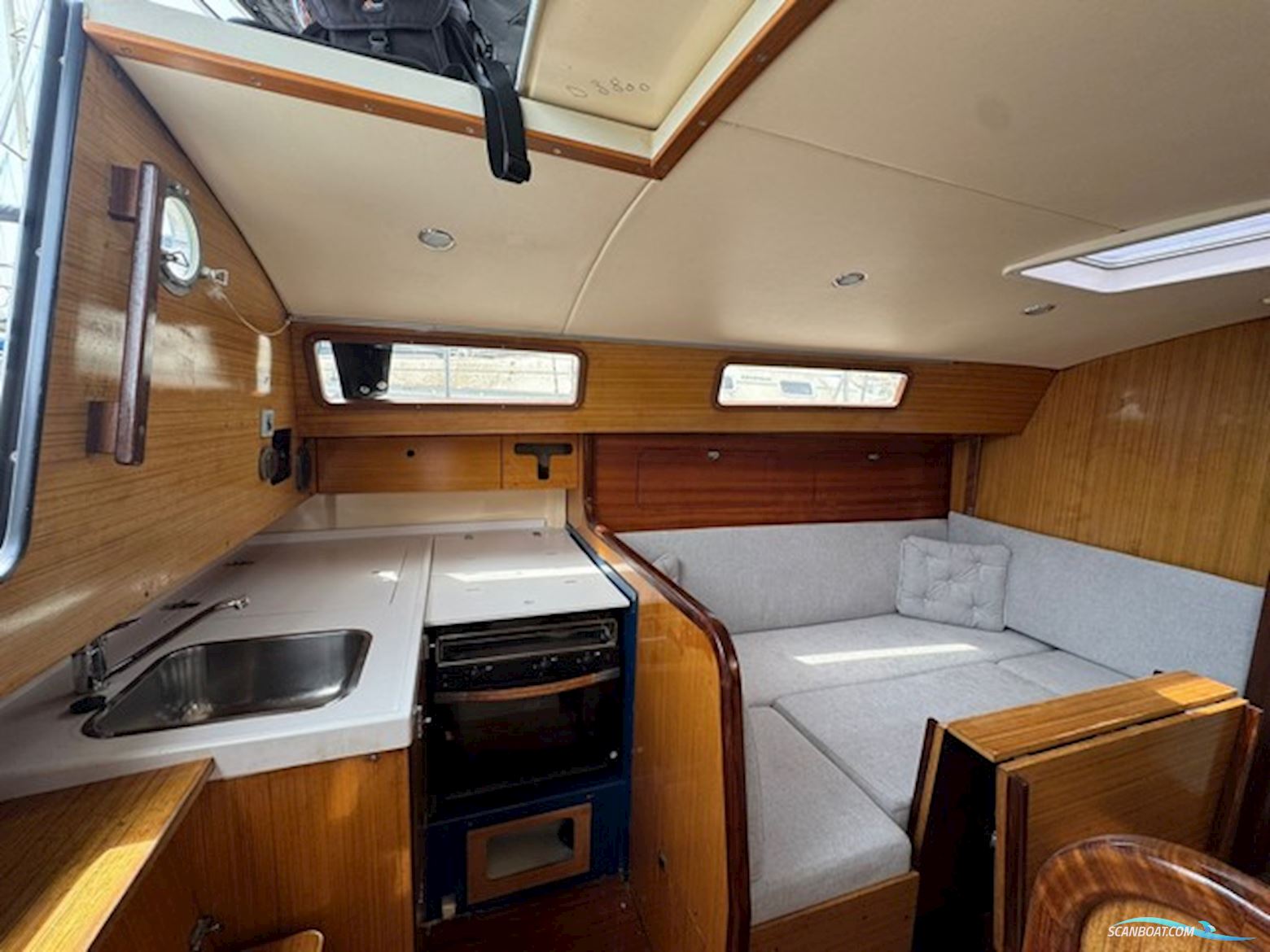 Dufour 3800