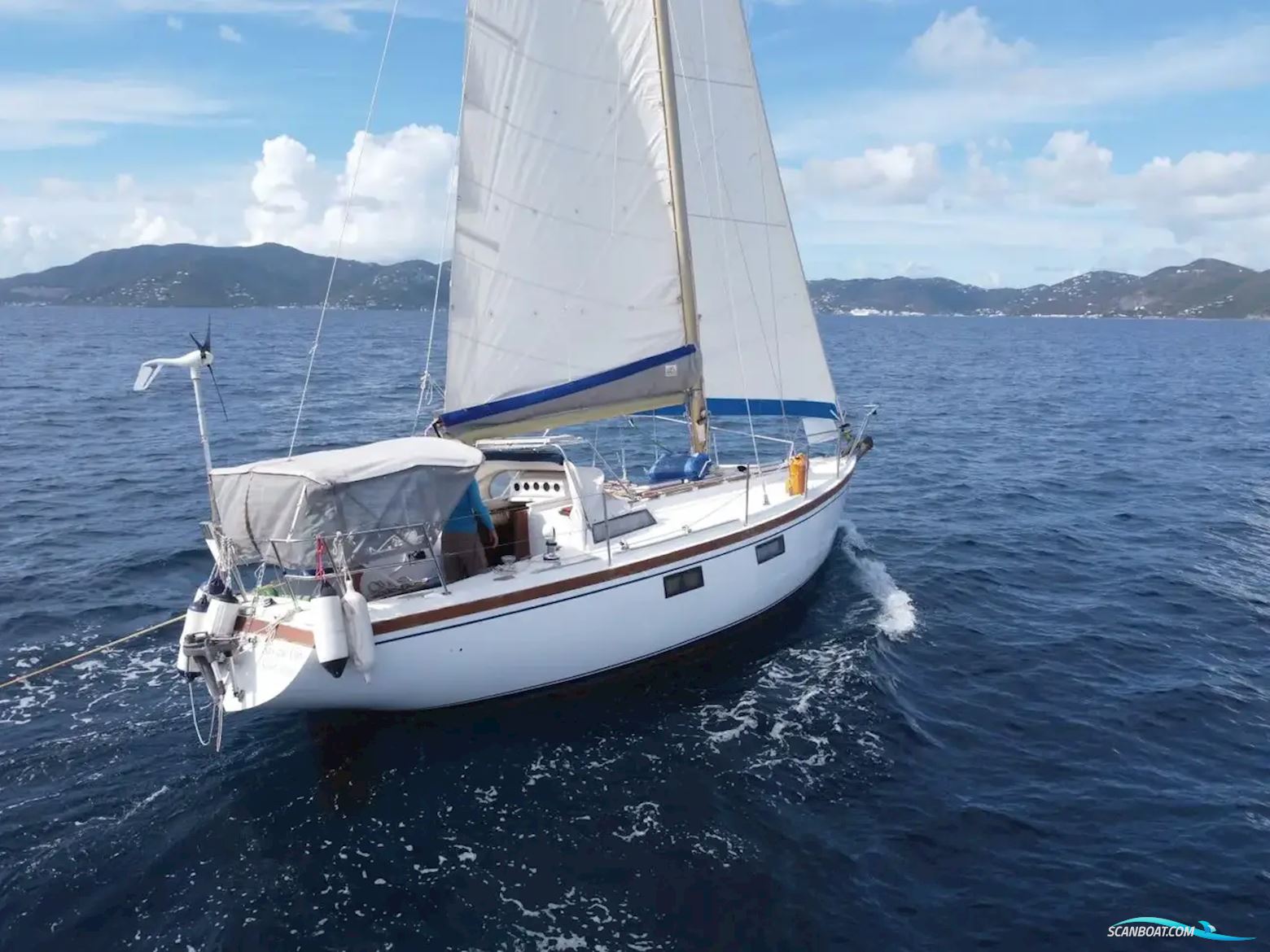 Dufour Apogee 35
