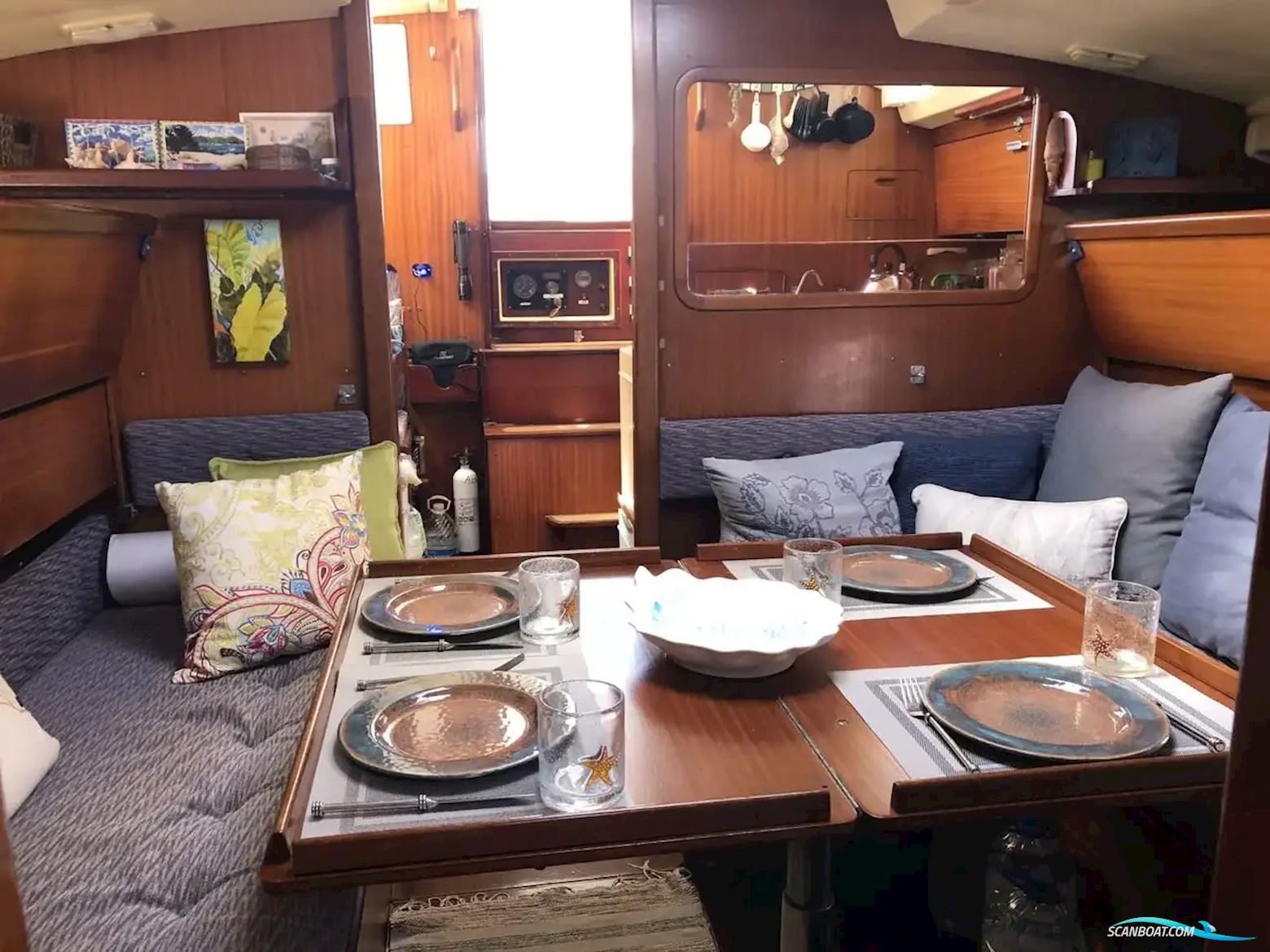 Dufour Apogee 35