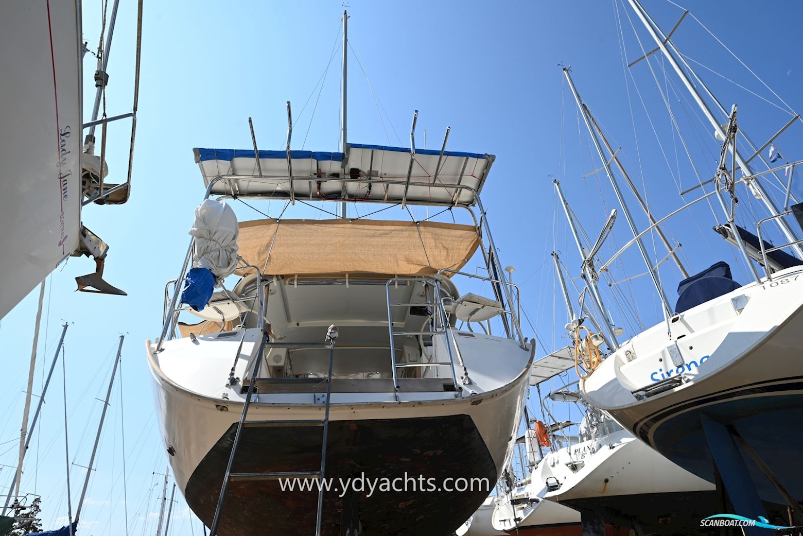 Dufour Atoll 43 Owner's Version